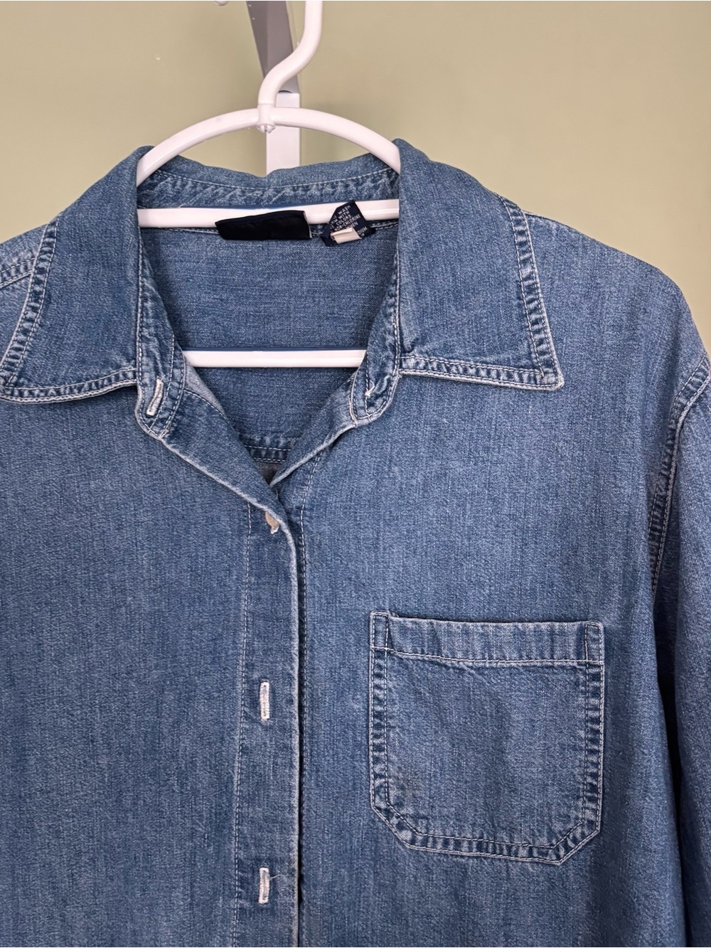 Classic Denim Button-Up Shirt - Light Blue. Xlg - Picture 2 of 8